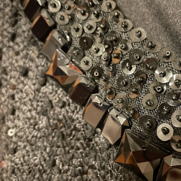 Beautiful cocktail dress with sequins-size 14 - Picture 3 of 4